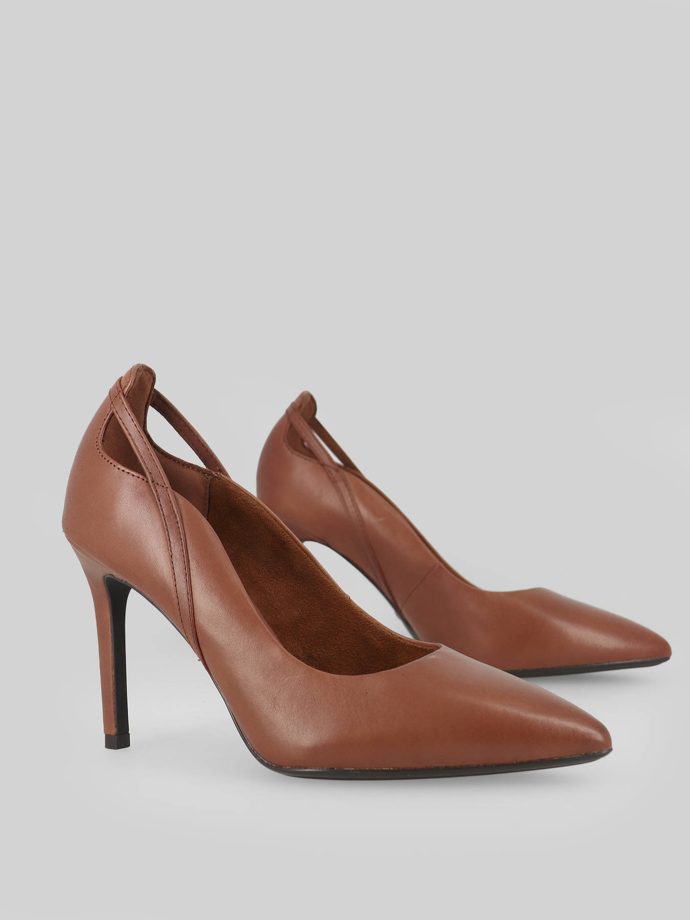 Tot 150 euro Tamaris Women 22406-29 op edisac.be