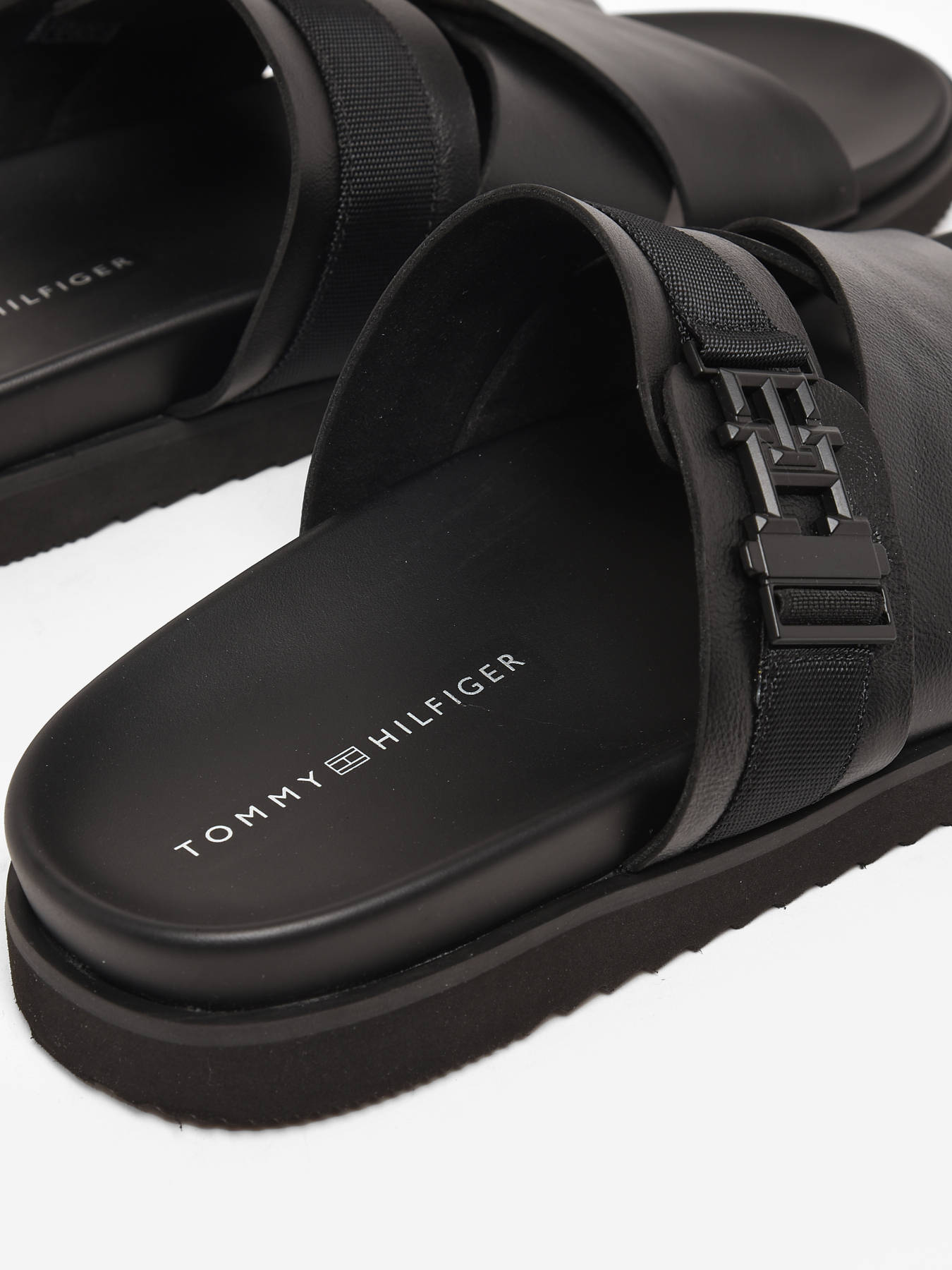 ozon haat Renovatie Slippers Tommy Hilfiger Men TH CLEATED LEATHER S op edisac.be
