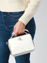 Cross Body Tas Minimal Mono Gerecycleerd Polyester Calvin klein jeans Wit minimal mono K610683-vue-porte