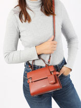 Sac Bandoulire Emilie Cuir Le tanneur Rouge emily TEMI1001-vue-porte