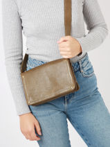 Sac Bandouli�re Boston Cuir Basilic pepper Vert boston BBOS02-vue-porte