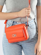 Sac Bandoulire Re-lock Polyester Recycl Calvin klein jeans Orange re-lock K611083-vue-porte