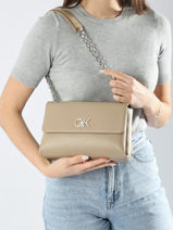 Cross Body Tas Re-lock Gerecycleerd Polyester Calvin klein jeans Beige re-lock K611084-vue-porte