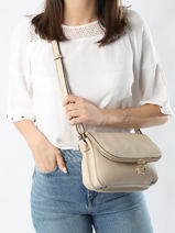 Sac Bandoulire M Tradition Cuir Etrier Bleu tradition ETRA059M-vue-porte