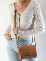 Sac Bandoulire Caviar Cuir Milano Marron caviar CA24061-vue-porte