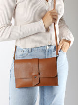 Sac Bandouli�re Caviar Cuir Milano Marron caviar CA240610-vue-porte