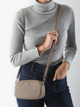 Cross Body Tas Daily City Lacoste Beige daily city NF4755DZ-vue-porte