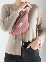 Sac Banane Hindbag Rose best seller AUGUSTIN-vue-porte