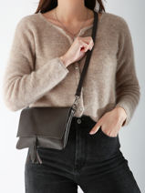 Sac Bandoulire Caviar Cuir Milano Marron caviar CA22112-vue-porte