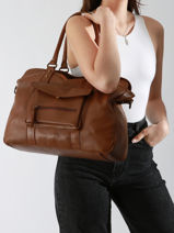 Sac Port� �paule A4 Cow Cuir Basilic pepper Rouge cow BCOW78-vue-porte