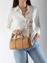 Longchamp Daylong chevron Sac port main Beige-vue-porte