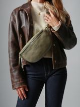 Sac Banane Cow Cuir Basilic pepper Vert cow BCOW55-vue-porte