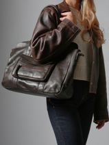 Sac Port paule A4 Cow Cuir Basilic pepper Marron cow BCOW78-vue-porte