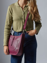 Sac Bandouli�re Caviar Cuir Milano Rouge caviar CA25068-vue-porte