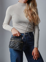 Sac Bandoulire Giully Guess Noir giully QG967377-vue-porte