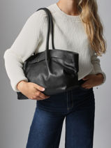 Sac Port paule Caviar Cuir Milano Rouge caviar CA25062-vue-porte