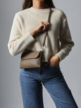 Sac Bandoulire Grained Miniprix Marron grained H9158-vue-porte