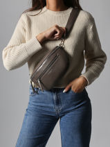 Sac Banane Miniprix Marron grained F8546-vue-porte