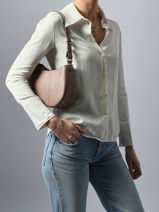 Sac Bandouli�re Juliette Cuir Le tanneur Rose juliette TJET1050-vue-porte