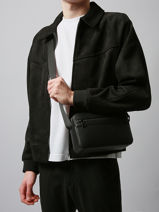 Sac Bandoulire Monogram Tommy hilfiger Noir monogram AM13837-vue-porte