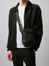 Sac Bandoulire Th Nylon Travel Tommy hilfiger Noir th nylon travel AM13472-vue-porte