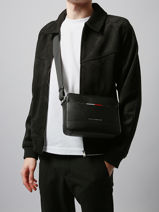 Sac Bandoulire Tommy hilfiger Noir central AM13489-vue-porte