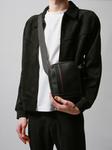 Sac Bandoulire Central Tommy hilfiger Noir central AM13632-vue-porte