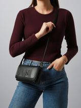 Sac Bandoulire Bold Monogram Calvin klein jeans Noir bold monogram 4F1027G-vue-porte