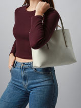 Sac Port paule Coated Emblem Calvin klein jeans Blanc coated emblem 4F3267G-vue-porte