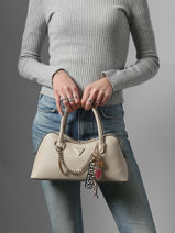 Handtas Davina Guess Beige davina BG989906-vue-porte