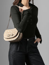 Sac Port� �paule Carrie Logo Guess Beige carrie logo GP989820-vue-porte