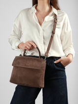 Sac Bandouli�re Clarita Cuir Daim Nathan baume Marron nathan 18S-vue-porte