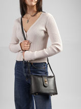 Sac Bandouli�re Caviar Cuir Milano Noir caviar CA26065-vue-porte