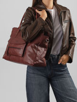 Sac Port� �paule A4 Cow Cuir Basilic pepper Rouge cow BCOW78-vue-porte