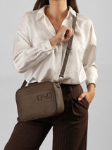 Sac Bandouli�re N City Louvain Cuir Nathan baume Marron n city 7-vue-porte