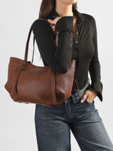 Schoudertas Grained Flora & co Bruin grained F9984-vue-porte