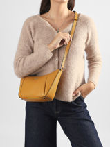 Sac Bandouli�re Melody Guess Jaune melody BG973518-vue-porte