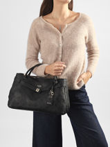 Sac Port� Main Ella Guess Noir ella PD974606-vue-porte