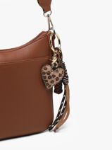 Bijoux De Sac Viamailbag Beige short charm LEOHEART-vue-porte