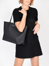 Sac Cabas Anna Reversible Lacoste Noir anna 18SAXPG6-vue-porte