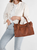 Sac Port� Main Cow Cuir Basilic pepper Marron cow BCOW22-vue-porte