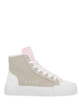Sneakers-VANESSA WU