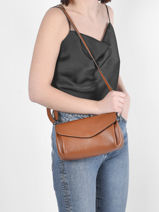 Sac Bandouliere Caviar Cuir Milano Marron caviar CA21121-vue-porte