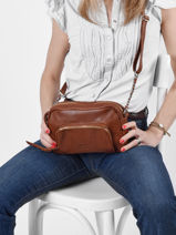 Sac Bandoulire Pop Cuir Basilic pepper Marron pop - 00BPOC45-vue-porte