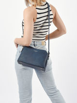 Sac Bandoulire Grained Miniprix Bleu grained F2516-vue-porte