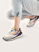 Sneakers-FILA-vue-porte