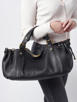 Schoudertas D Light Leder Gerard darel Zwart d light A440-vue-porte