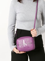 Sac Bandoulire Sculpted Calvin klein jeans Violet sculpted K607202-vue-porte