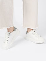 Sneakers Kapri Monogram Stone Uit Leder Karl lagerfeld Wit women KL62516D-vue-porte