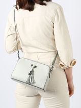 Sac Bandouliere Caviar Cuir Milano Blanc caviar CA21101-vue-porte